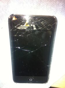 Cracked iPod Touch 4 Screen, Cracked iPod Touch 4, Cracked iTouch 4